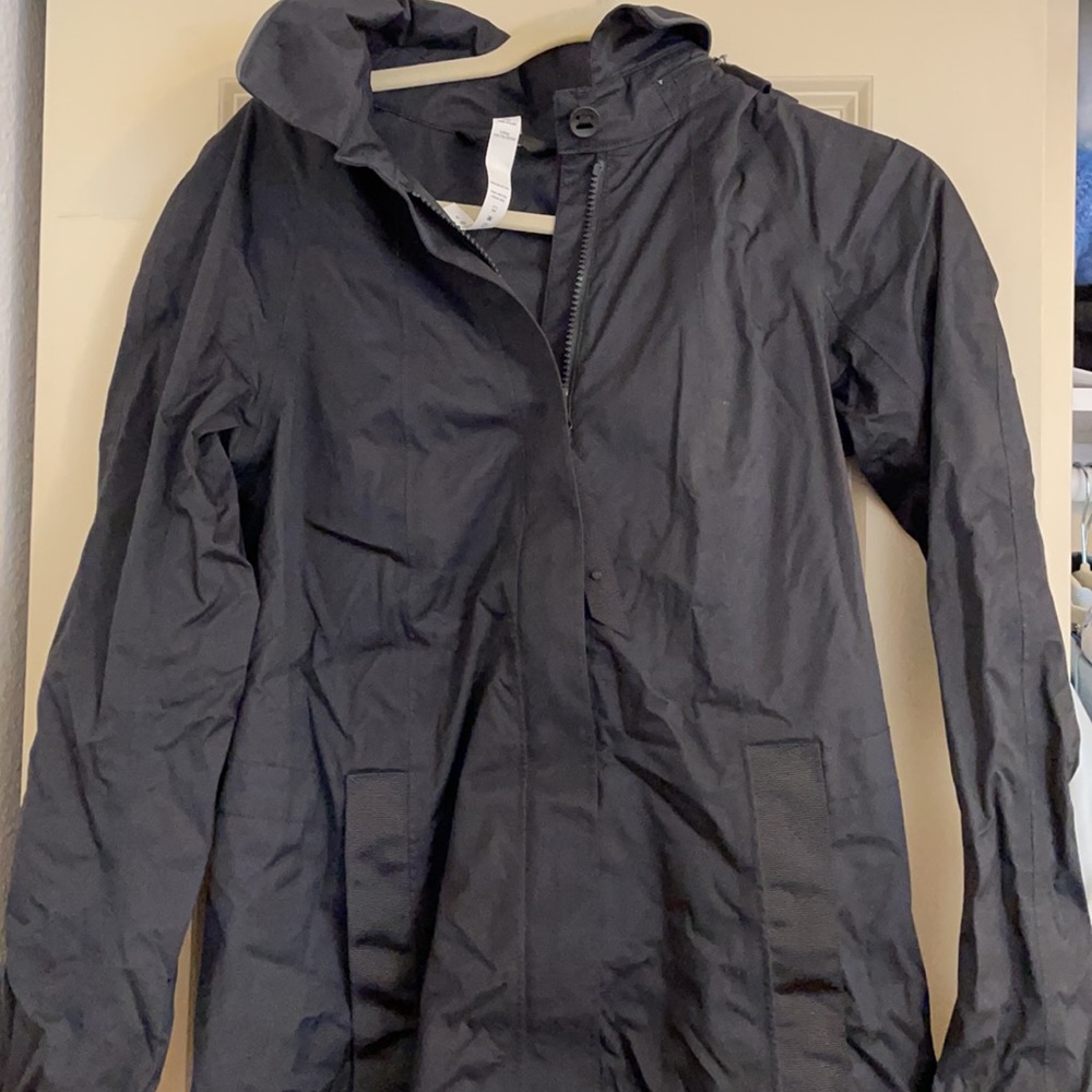 Black lululemon raincoat